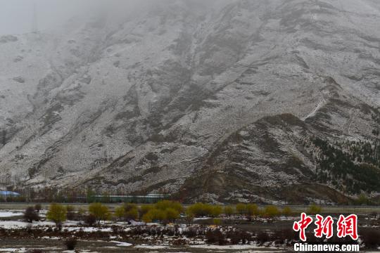 西藏多地迎雨雪天氣有利于春耕春播