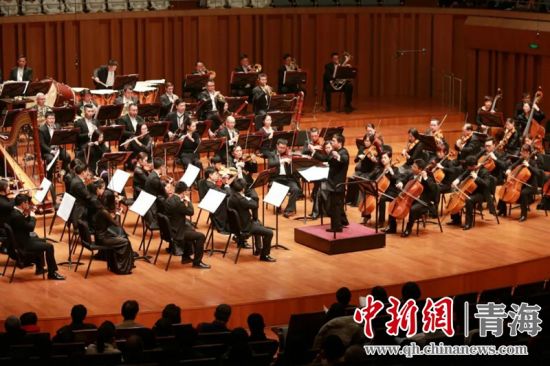 圖為青海大劇院新年音樂會(huì)演奏。圖由西寧市文化旅游廣電局提供