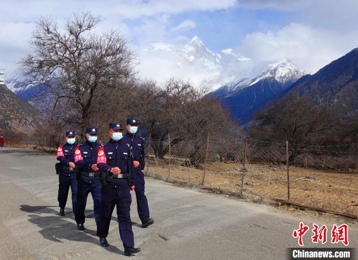 西藏林芝戍邊民警：為“你”翻山越嶺，卻無心看風(fēng)景