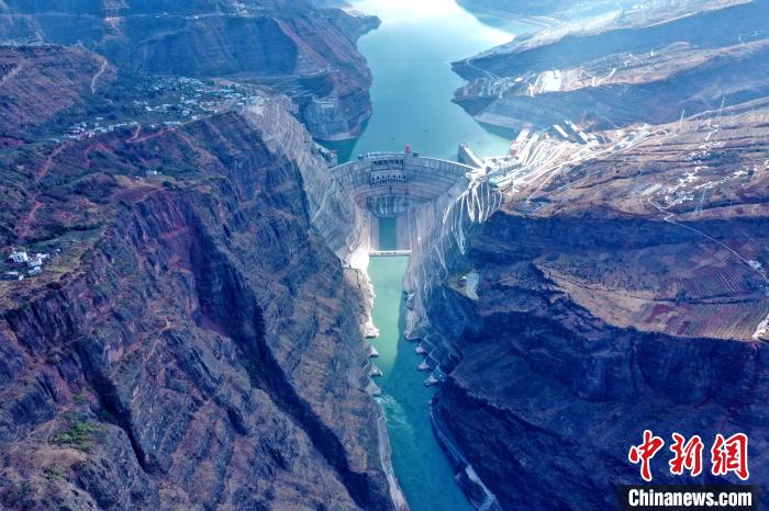 圖為白鶴灘水電站大壩全景圖。　水電四局供圖