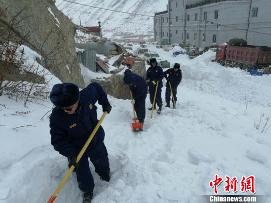 春節(jié)、藏歷年期間西藏消防堅守崗位保民眾安穩(wěn)過年