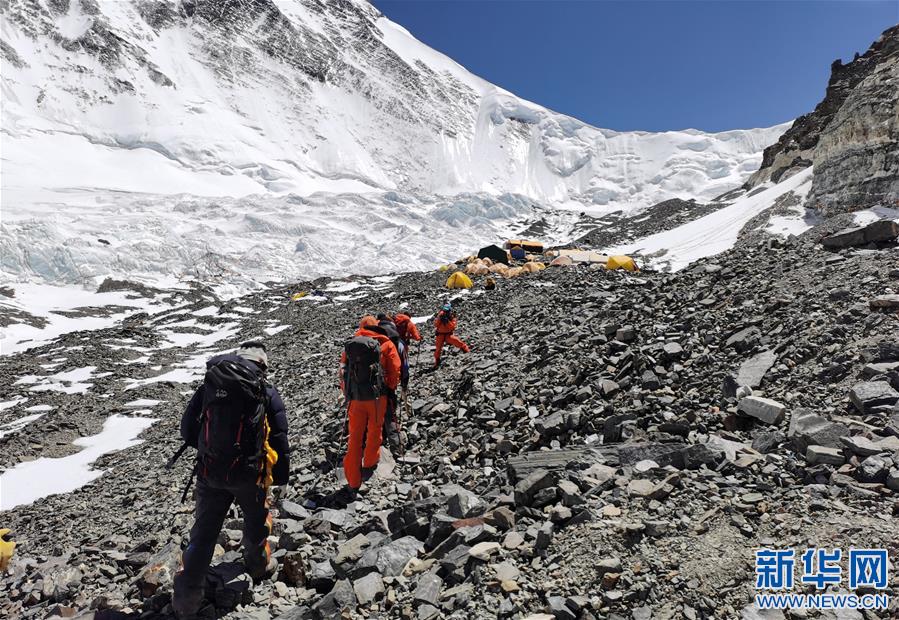 （2020珠峰高程測量）（5）2020珠峰高程測量登山隊抵達(dá)海拔6500米的前進(jìn)營地