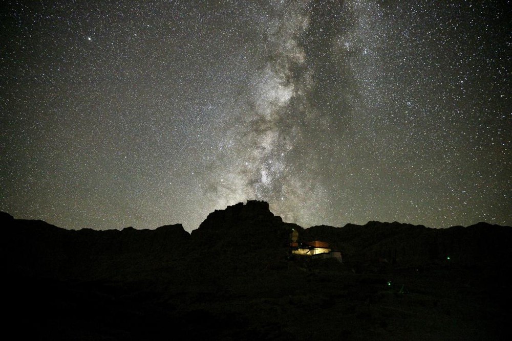 阿里暗夜星空。旦真次旦攝