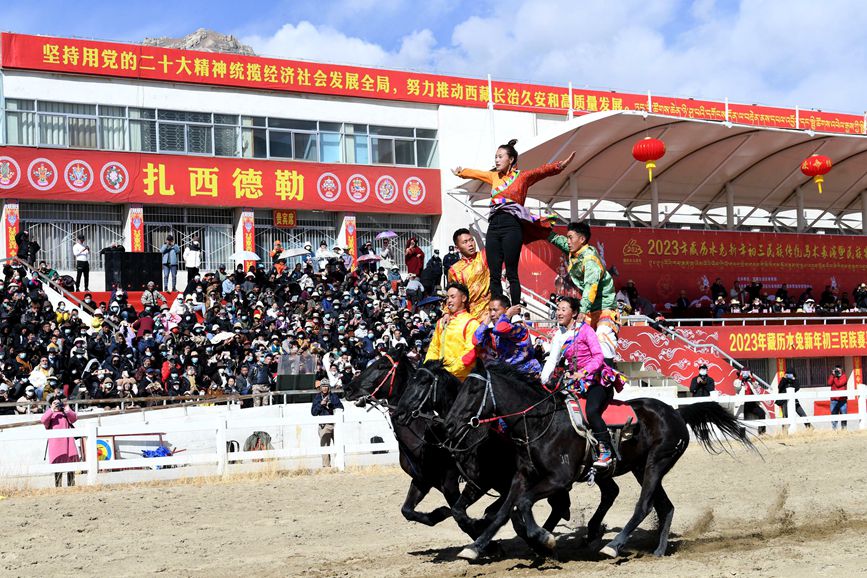 藏歷新年，精彩的馬術表演。潘多攝