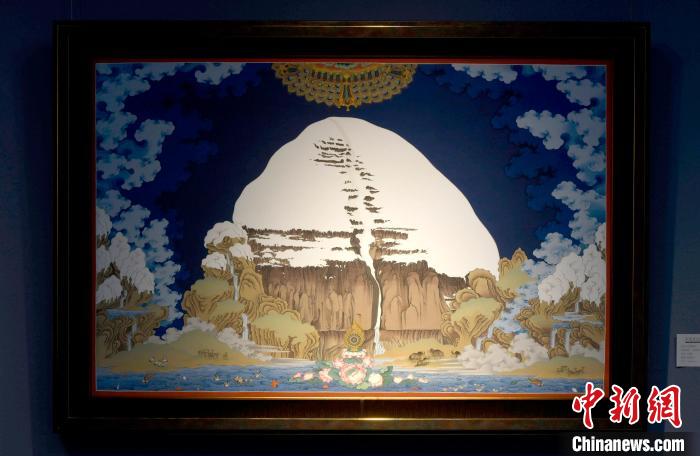 圖為5月16日，展覽中新創(chuàng)唐卡作品《岡底斯山》?！±盍?攝