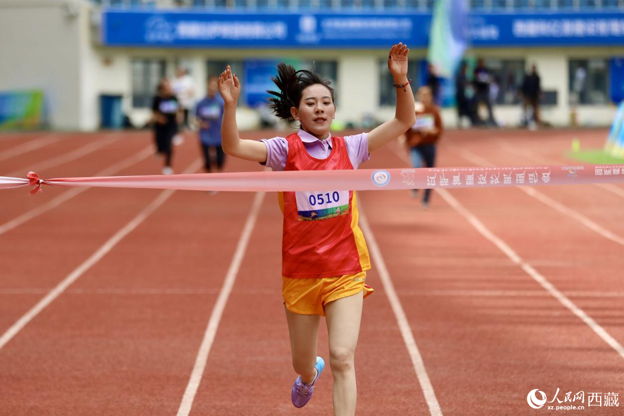 女子400米競速賽實況。