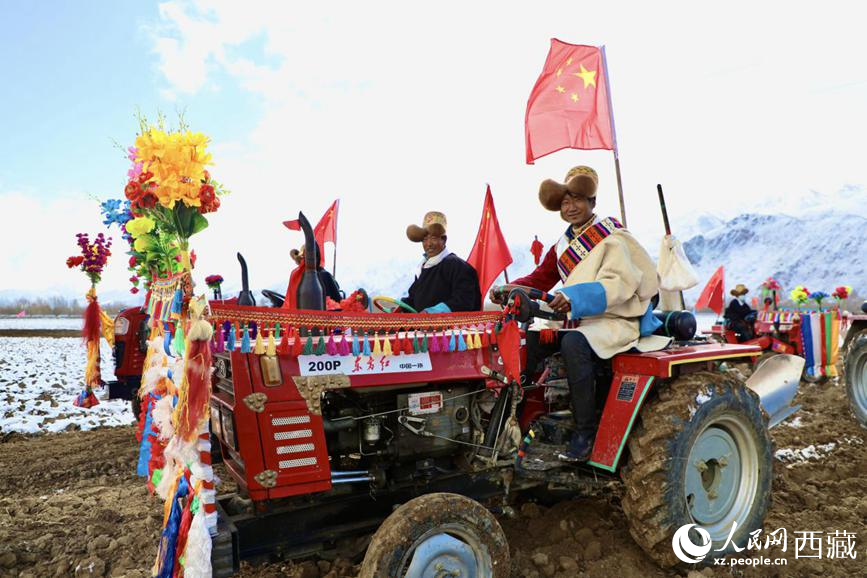 拉薩市墨竹工卡縣唐加鄉(xiāng)莫沖村的春耕儀式現(xiàn)場。人民網(wǎng) 次仁羅布攝